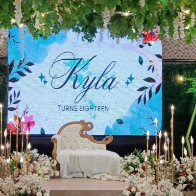 Debut Catering Services by Richgold